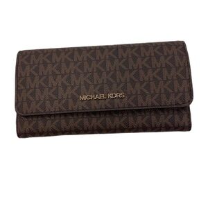 Micheal Kors Rectangular Radiance jet set brown billfold **retails for $200**LUX